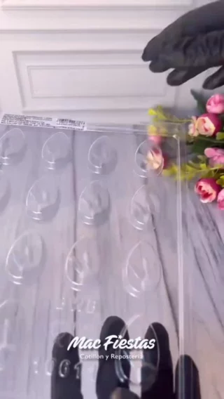 🐰✨ ¡La magia de Pascua empieza en los detalles!

Con nuestros moldes de huevitos con conejitos, podés crear chocolates irresistibles, llenos de ternura y perfectos para regalar o emprender 💝🍫

Ideales para lograr terminaciones prolijas, diseños divertidos y ese toque especial que hace la diferencia en cada creación.

🌸 Fáciles de usar
🌸 Resultados profesionales
🌸 Perfectos para Pascuas

¡Dejá volar tu creatividad y sorprendé con dulzuras únicas esta temporada! 🐣💛

#Pascuas #HuevosDePascua #ReposteríaCreativa #Chocolate #Emprendedores SinGluten